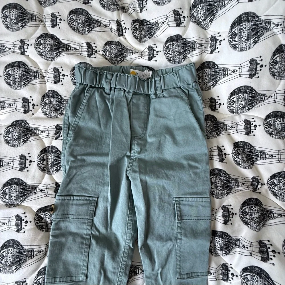 Mini Boden Girl Kids Cropped Cargo Pants  7 years